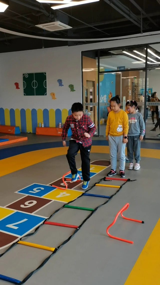 大学生篮球社团如何引入智能情感技术_2